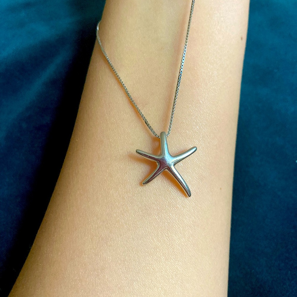 Sterling silver starfish pendant